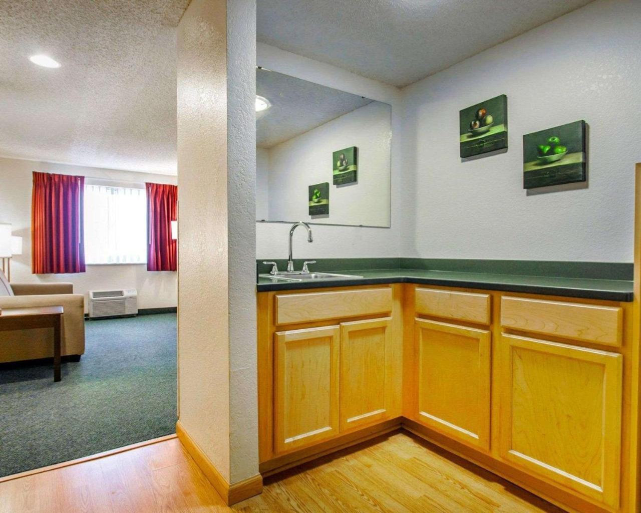 Quality Inn & Suites Springfield Zewnętrze zdjęcie