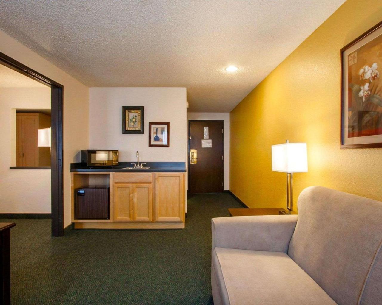 Quality Inn & Suites Springfield Zewnętrze zdjęcie